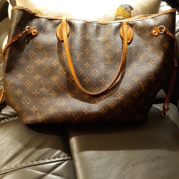 Louis Vuitton Neverfull MM - Picture 3 of 8